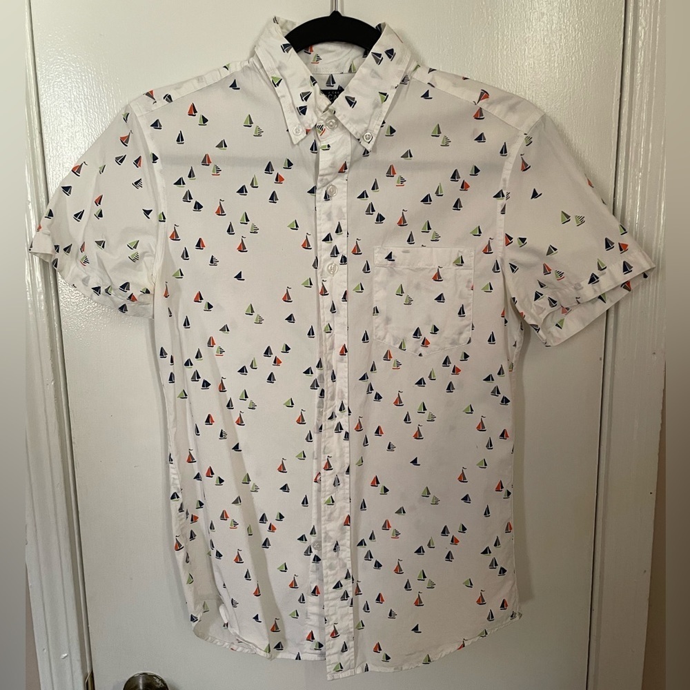 Men’s XS J. Crew Mercantile Flex button down shirt with sailboats